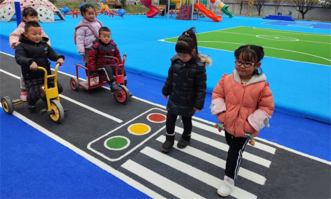 幼儿园场地设计，优发娱乐·(国际)官方网站幼儿园专用地弹坪