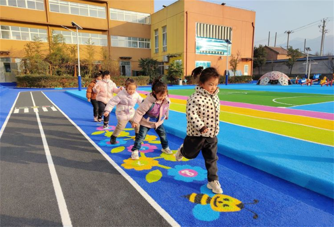 幼儿园场地设计，优发娱乐·(国际)官方网站幼儿园专用地弹坪