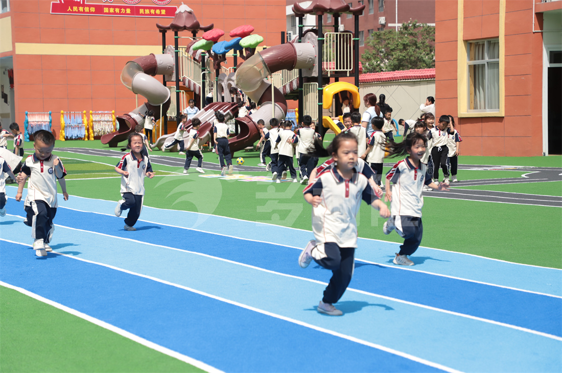 幼儿园户外场地设计，幼儿园地弹坪